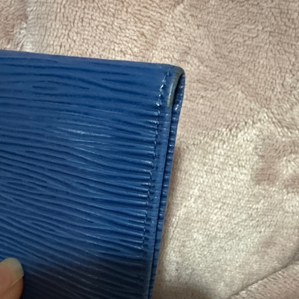 AUTHENTIC Louis Vuitton EPI Blue ID/Card Holder (code reads M10913) - Picture 6 of 6